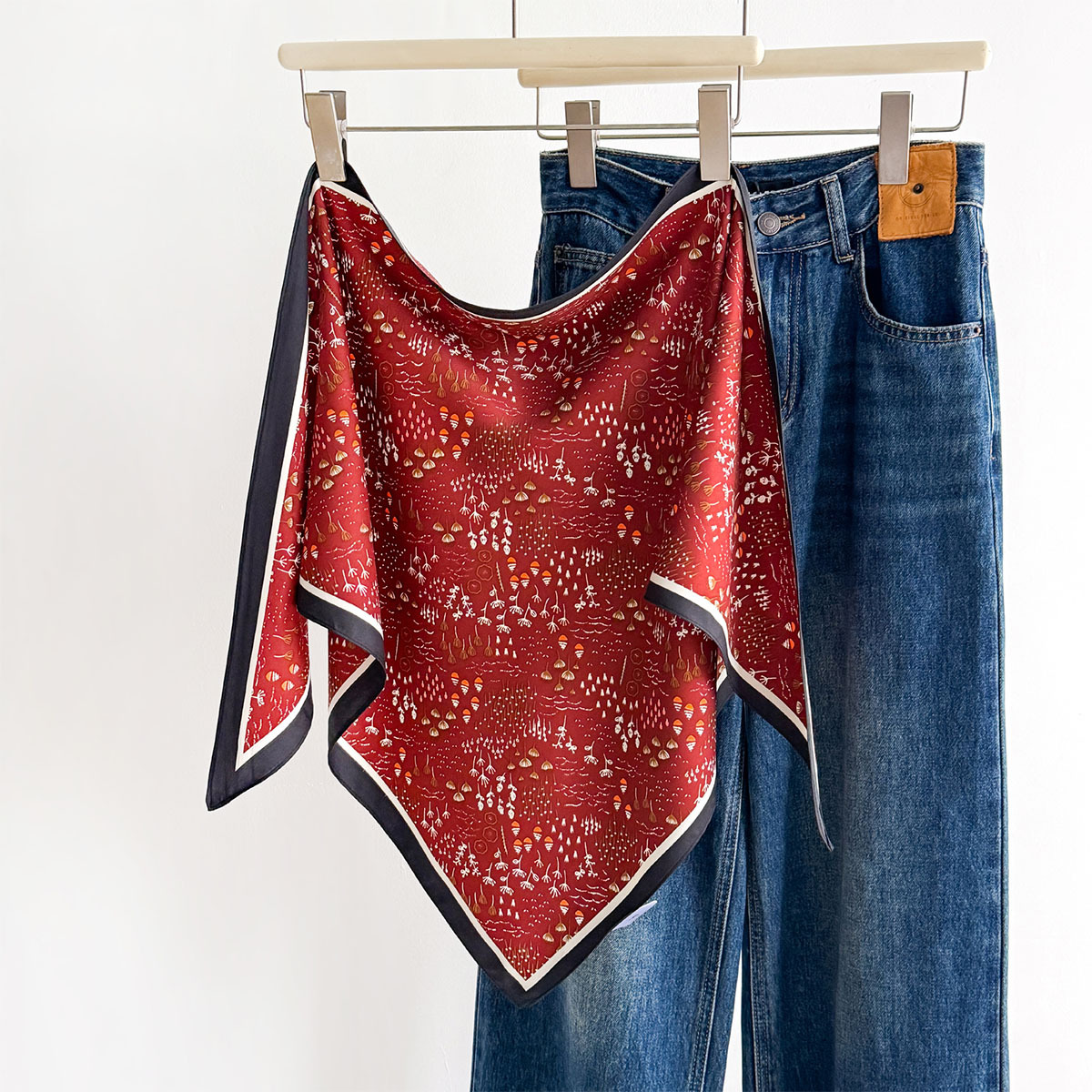 Bandana Multi Way - وشاح خصر مثلث أنيق من قماش