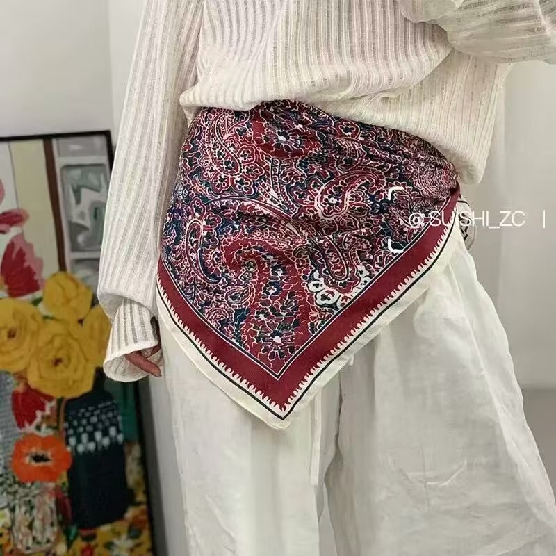 وشاح مربع بنقشة زهرة الكاجو ال - مراجعة Bandana Multi Way وسعره