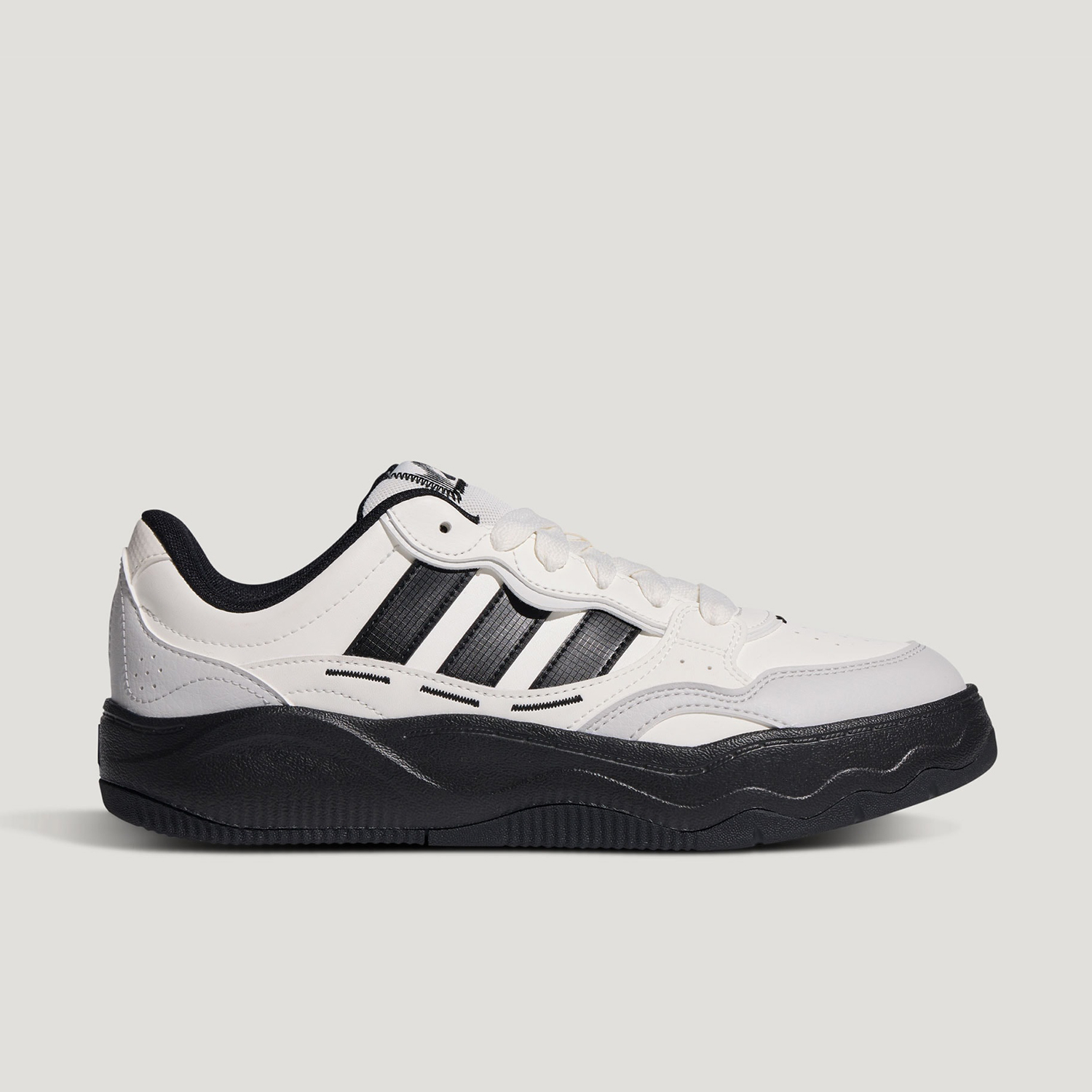 أحذية رياضية كاجوال من أديداس  - مراجعة Street Fashion Adidas وسعره